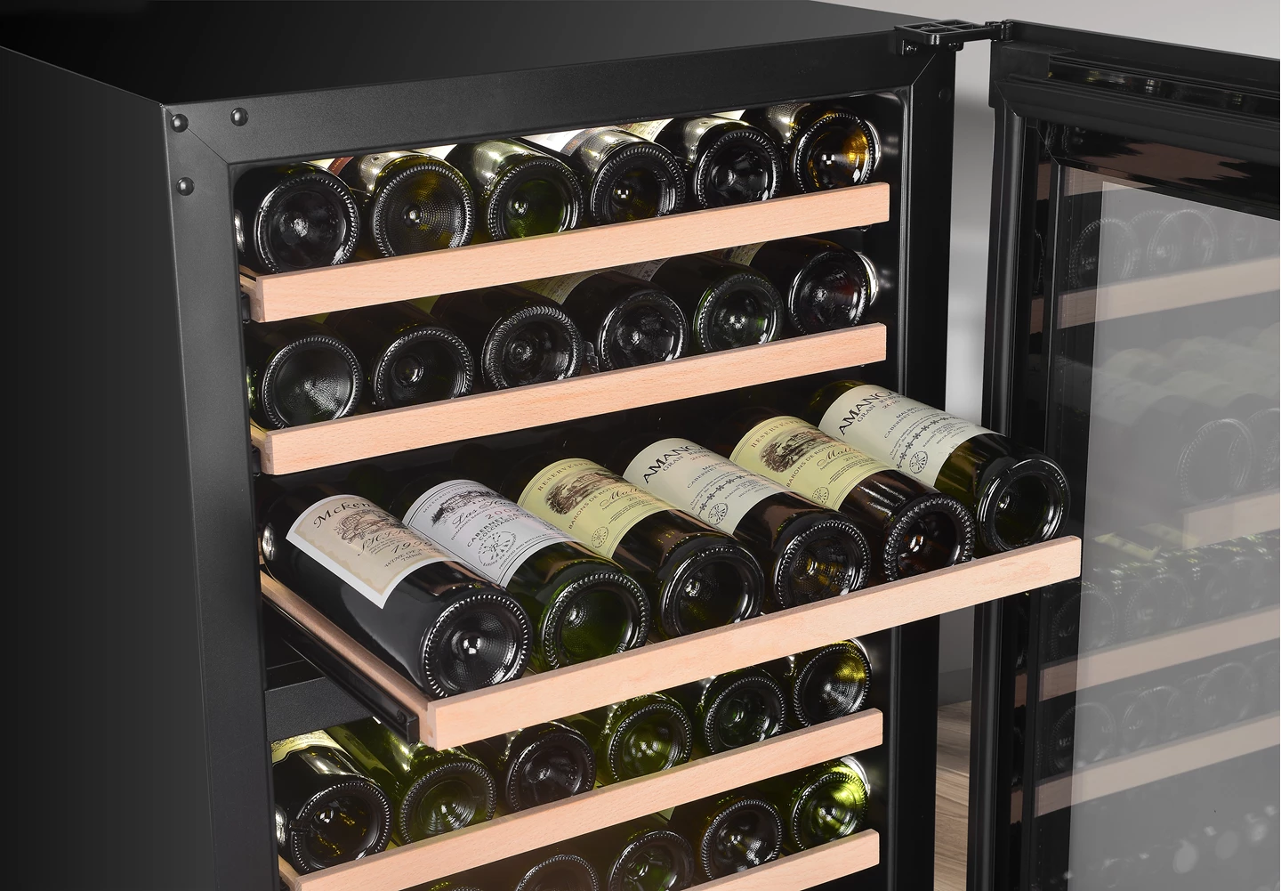 Built-in wine cabinet 100 L with dual zone