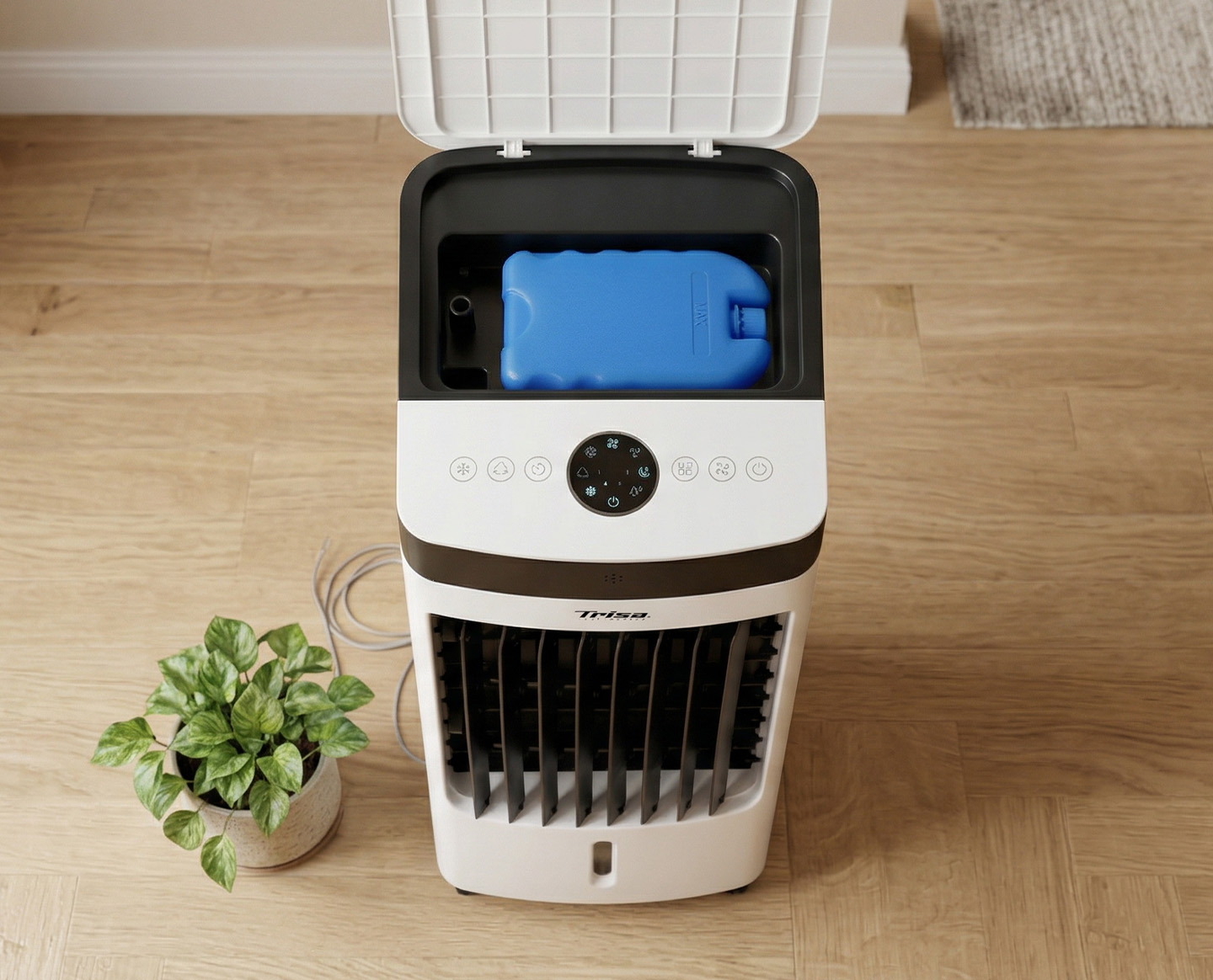 Trisa Luftkühler Hydro Chill X80 Plus mit Wassertank und Kühlelement für frische Luft an warmen Tagen.